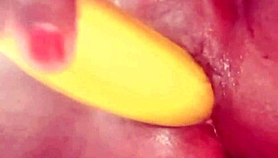 Desi Bhabhi Went To The Bathroom And Got Fucked On The Pretext Of Taking A Bath.