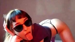 bonneyuwu inserting marbles with condom in wet pussy