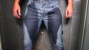 Guy Pees Inside His Jeans and Finishes with a Cumshot Outdoors