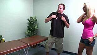 blonde milf jessica lynn gets hooked up thanks to her big tits