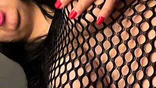 Sexy Amateur With Big Natural Tits Fucks Her Wet Pussy In Homemade Video 😍