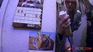 Quarantine fun with tattooed chick leya falcon masturbating!