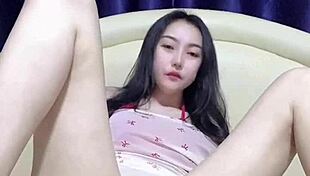 hey japanese babe squirts hard while masturbating 💦😩