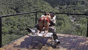 Mi esposa surprises me flashing red lingerie in forest outdoor heat