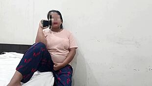 Niharika's big boobs and pussy make you throb desi girl full audio?