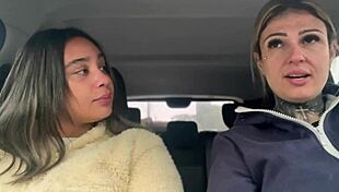 mulher app pega cadeirante na estacao... sem grana pra corrida, mijou e deixou chupar tudo como pagamento!