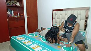 India Morena Pide Masaje a Hermanastro, El Toca Sus Nalgas