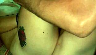 Follo El Coño De La Mejor Amiga De Mi Esposa En La Sala