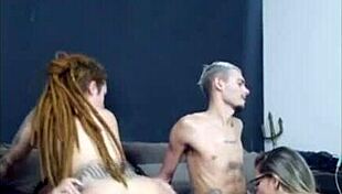 a ruiva de dread sat on my friend while his wife sucked me