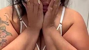 fruit rubbin my fat curvy ass feels amazin