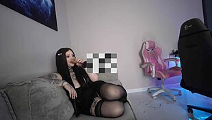 Delivery Guy Pounds Pornstar Milf Rough in Outdoor Quickie