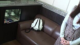 ex-big corp receptionist 26yo screams from pussy licking and squirting fuck 😩👅