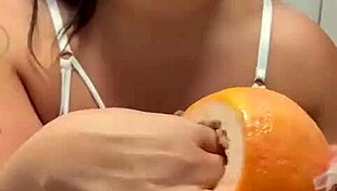 fruit rubbin my fat curvy ass feels amazin