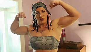 Big clit muscular milf webcam squirter creampies for client with huge pussy play