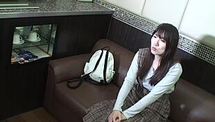 ex-big corp receptionist 26yo screams from pussy licking and squirting fuck 😩👅