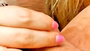 ay papi, this milf latina gave the construction worker a real homemade blowjob... mamada casera bien rica y mojada