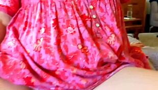 Mature wife flashes her big plump shaved meaty cunt