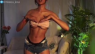 amateur ebony shakes big ass licks dildo orgasms on cam