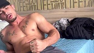 muscular brazilian bodybuilder teen sensually strokes out thick leitada solo