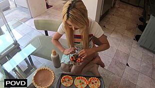 Kenzie Reeves Filled with Huge Cum Load on Thanksgiving Feast