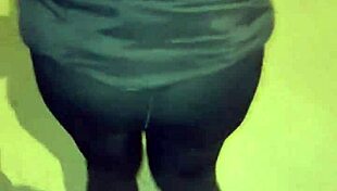 curvy mature whore flashes huge ass in see-through leggings on street