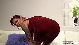 Feel this tranny brunette ts foxxy's hot anal creampie fingering orgasm?