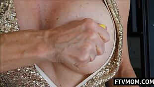 mature milf stuffs huge cucumber deep in pussy for wild solo orgasm 😏🍆💦