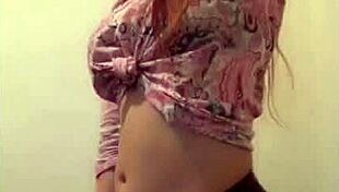 sexy american dances her juicy ass shaking wildly on cam