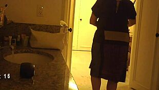 Hidden Cam Catches Mature Milf's Secret Voyeur Moments!