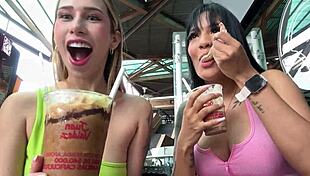 mi mejor amiga me come el culo rico en pleno centro comercial outdoors?