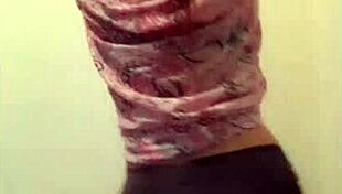 sexy american dances her juicy ass shaking wildly on cam