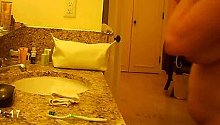 Hidden Cam Catches Mature Milf's Secret Voyeur Moments!