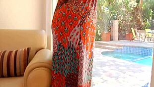 Seductive Older Babe Delivers Avid Cock Ride