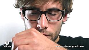 Whoa she's like a virgin but smells insanely sexy 😍🔥