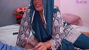 indian bhabhi's step-sis sucks dick pro and gulps cum