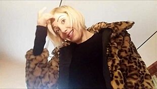 Young Step Mom Interacts in Spicy Roleplay Getting Impregnated by You