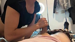 horny neighbor bends over for quick homemade pussy pounding