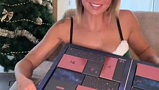 sticking this cute sextoy deep in my ass!