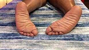 i massaged sexy ebony queen spread thick ass licked hole