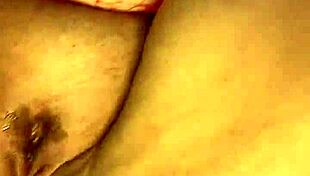 Mira cómo cabalgo mi body rojo dando sentones como puta en calor?!