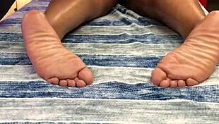 i massaged sexy ebony queen spread thick ass licked hole