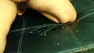 NATURAL BIG TITS LACTANTE ESPIRRANDO LEITE PEITO MILK FETISH BUCETA GRANDE