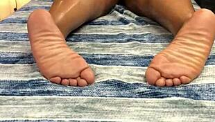 i massaged sexy ebony queen spread thick ass licked hole