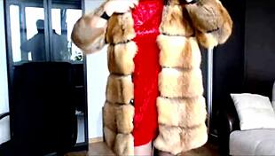 mature webcam star aimee rocks fur coat in wild solo show 🔥😈