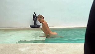 Being the poolboy means pounding cute bikini teens doggystyle by the pool 😏💦🌊