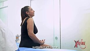 venezolana tetona folla al doctor en hospital y se corre adentro