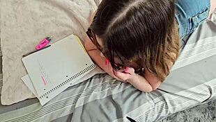 breeding my thick stepdaughter while mommy's at work... mallory brookes gets that creampie 😈💦