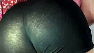 Neighbor slips into yoga leggings for sneaky gym girl hookup when boyfriend leaves