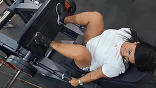 suadinha putinha fingers hairy pussy bent over gym car 🚗🍑