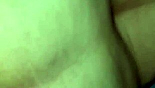 ¿Quién me folla el culo así de rico en poses calientes?